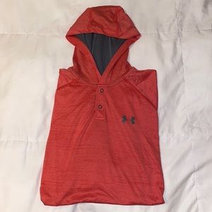 Men’s Under Armour long sleeve shirt